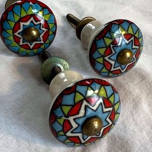 3 Ceramic painted knobs